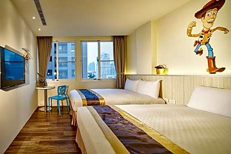 Deluxe Quadruple Room