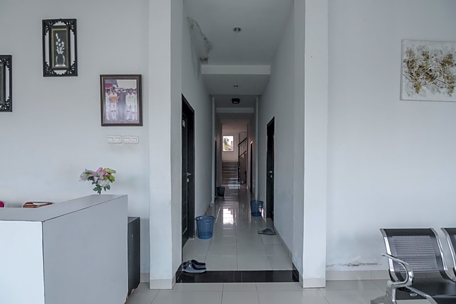 RedDoorz Syariah near Jamtos Jambi