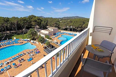 Superior Room with Pool View (2 adults + 1 child)