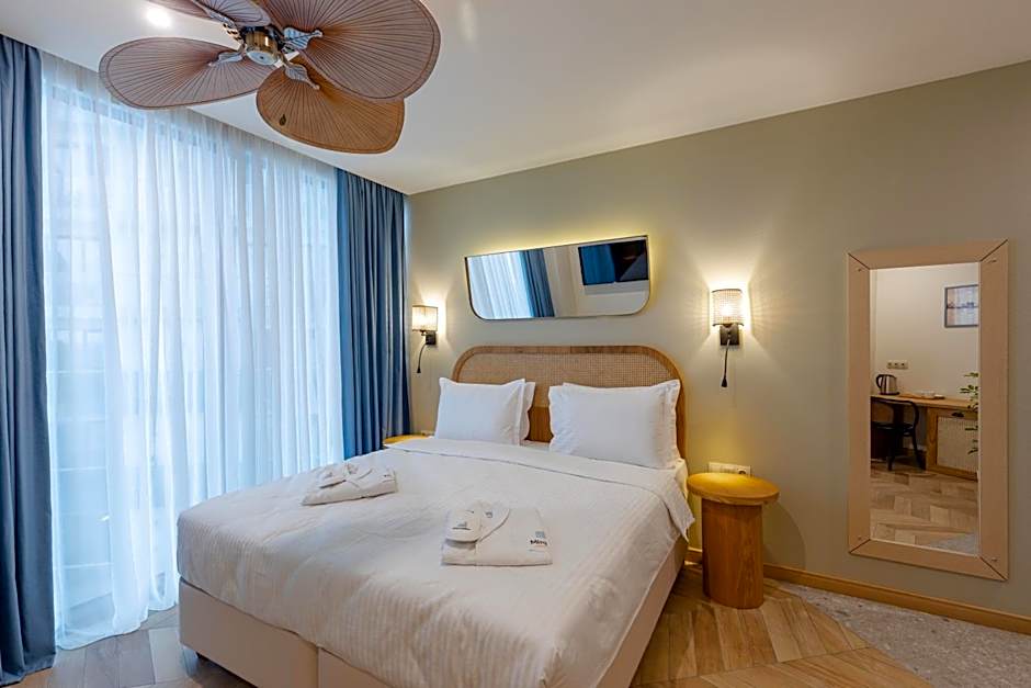 MiraMar Luxury Residences