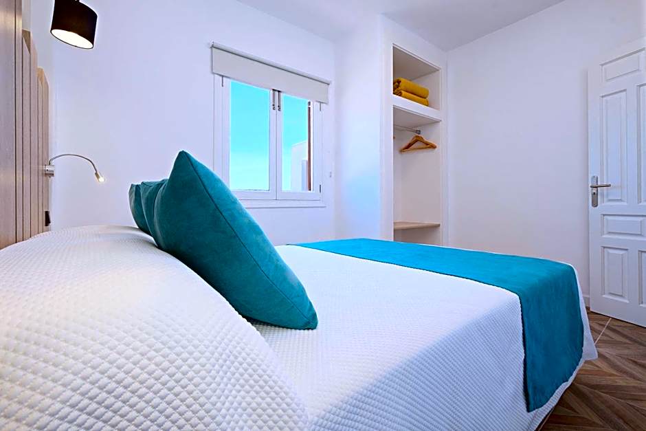 azuLine Apartamentos Can Sanso