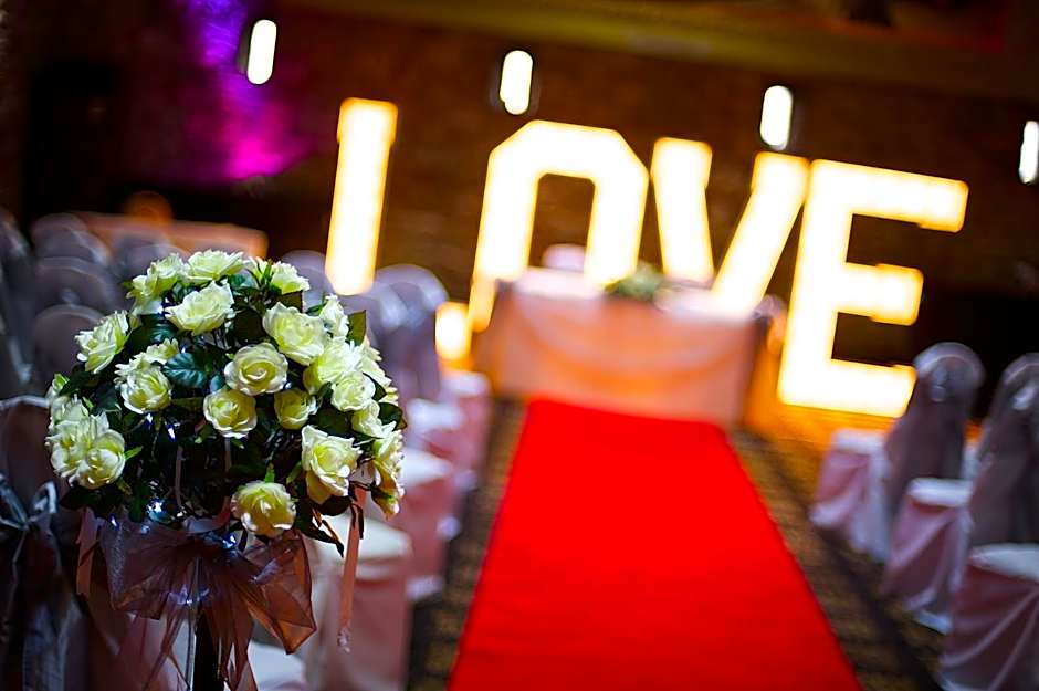 B/W Plus Lancashire Manor Hotel