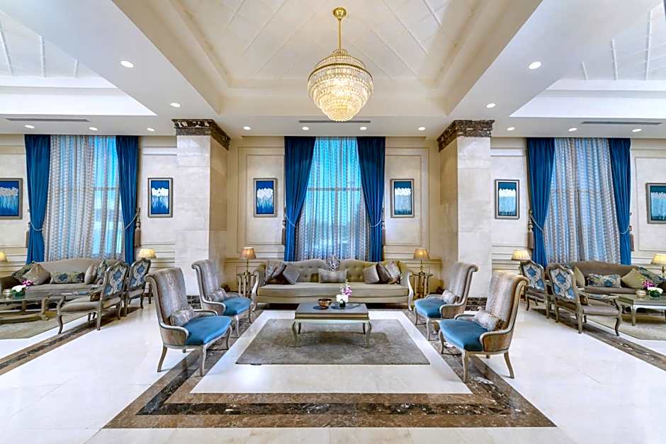 TOLIP Golden Plaza Hotel