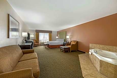 King Room with Spa Bath - Disability Access/Non-Smoking