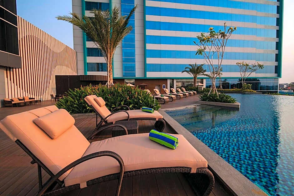 Avenzel Hotel & Convention Cibubur