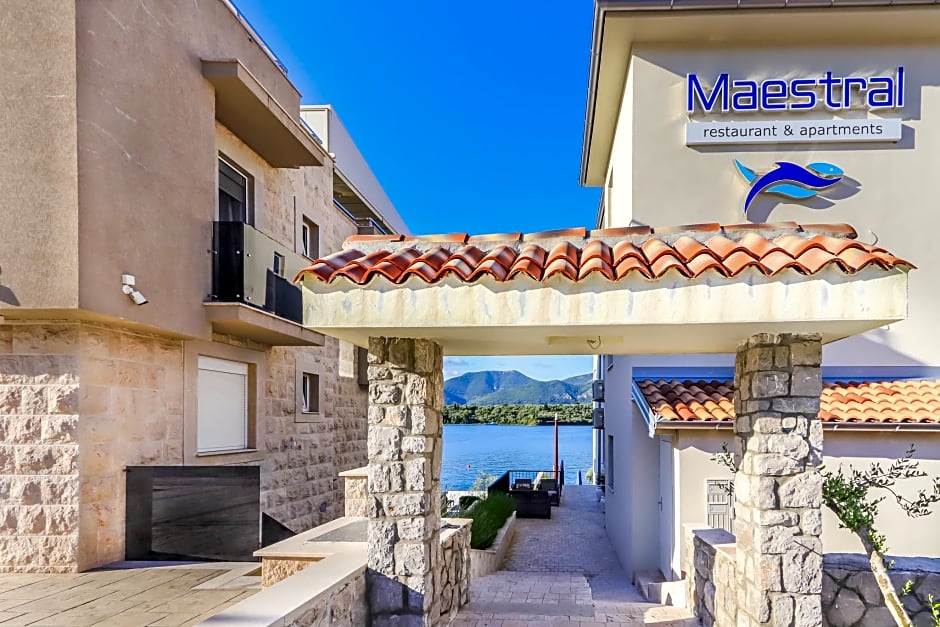 Apartments Maestral