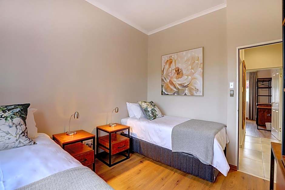 Out of Bounds Self-Catering Lodge