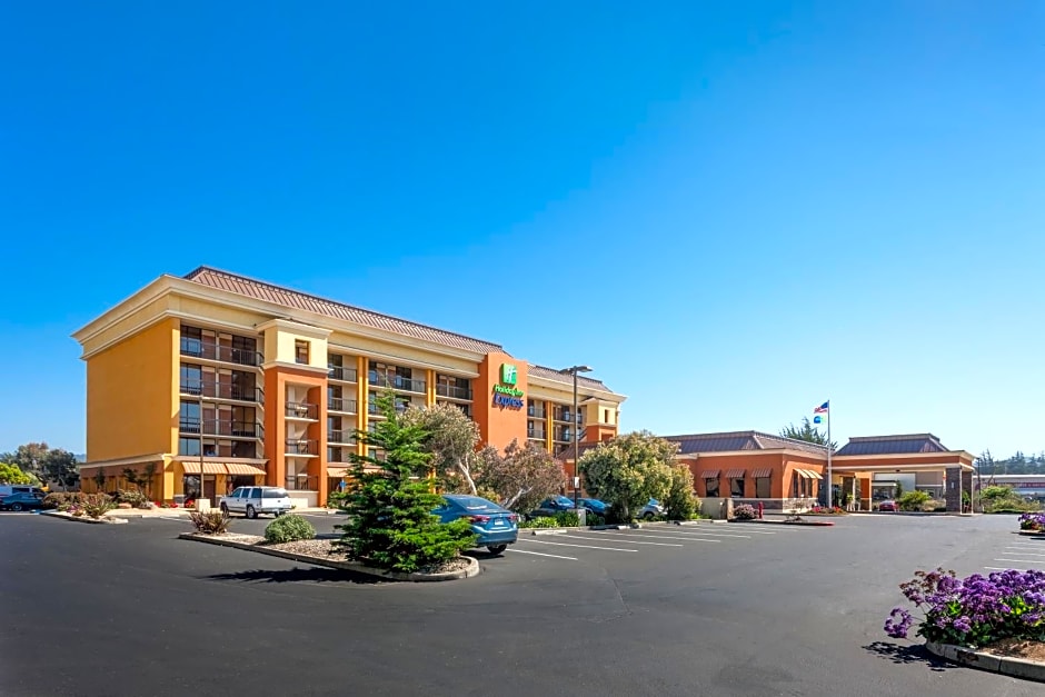 Holiday Inn Express At Monterey Bay