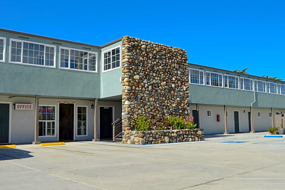 Sea Breeze Inn - San Simeon