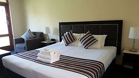 King Room with Lake View