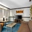 Caliente Tropics Hotel