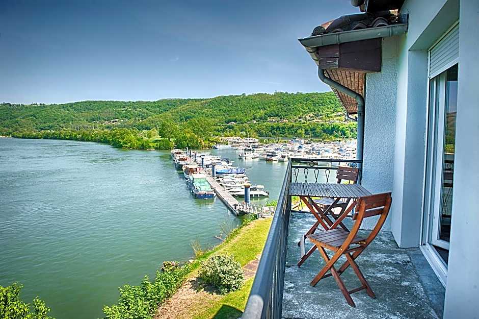 Logis Hôtel Le Bellevue