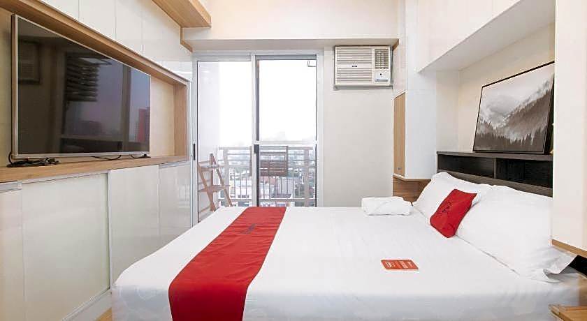 RedDoorz Plus @ YC Condotel - Viera Residences