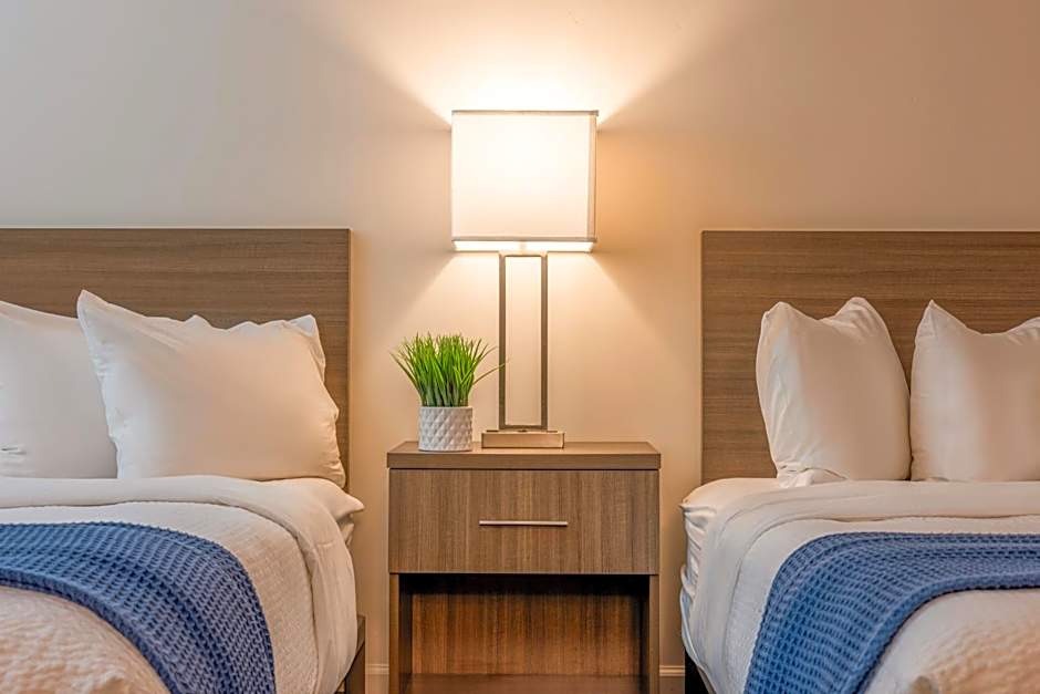 Inn At Moss Landing Point