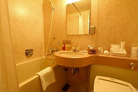 Room Selected at Check-In (1 Adult) - Non-Smoking