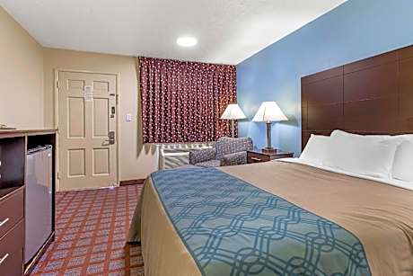 1 Queen Bed, Smoking