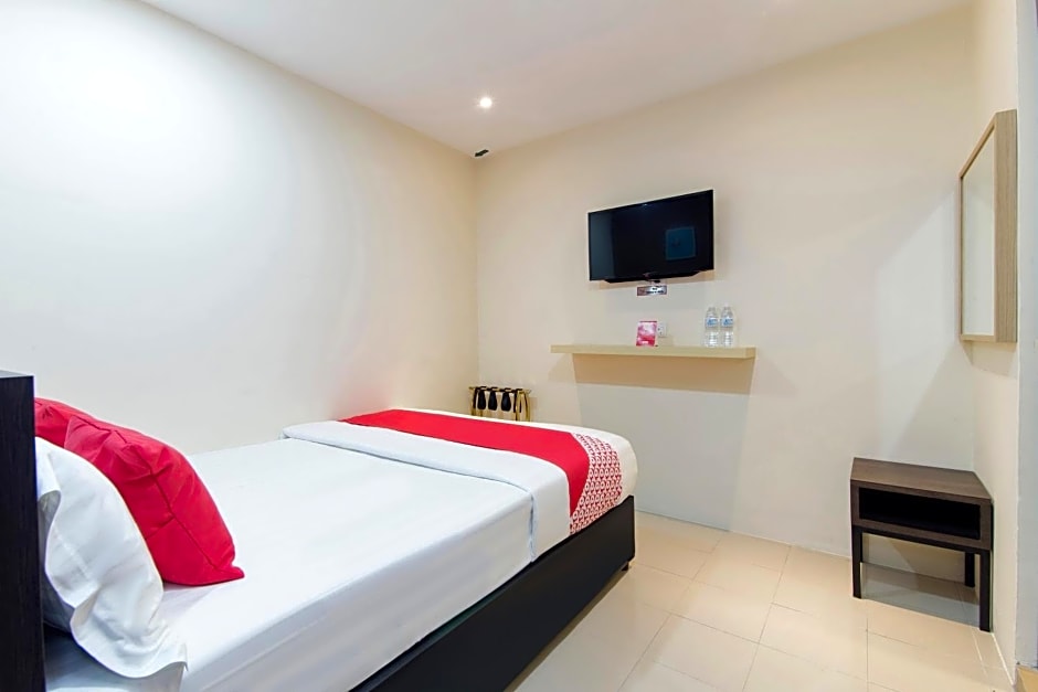 Super OYO 326 Tc Hotel