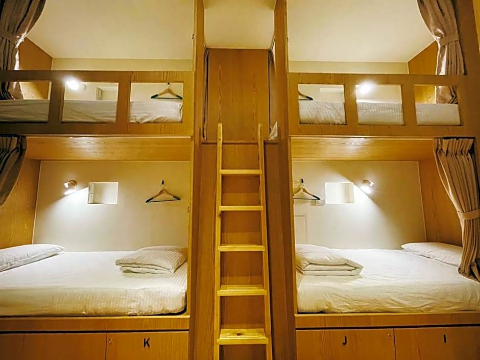 Foto 1 daripada 13 — Bed in 8-Bed Mixed Dormitory Room