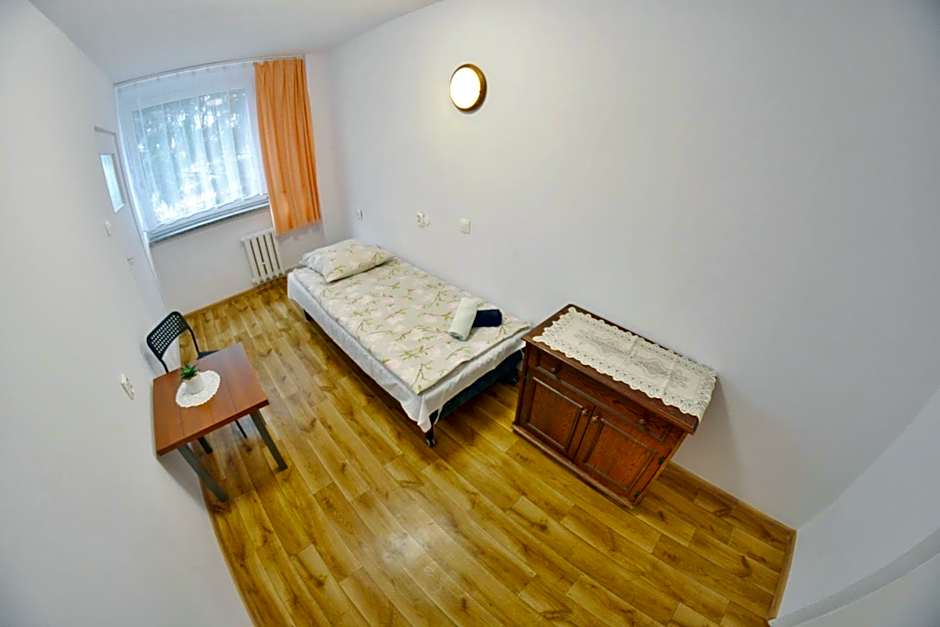 Foto 1 von 6 von Single Room with Shared Bathroom