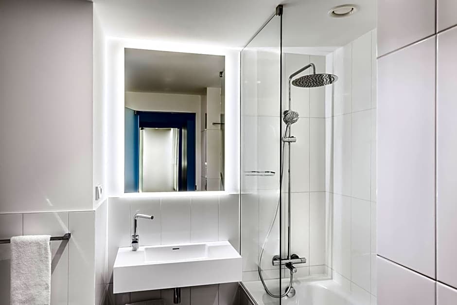 Courtyard By Marriott Prague Airport