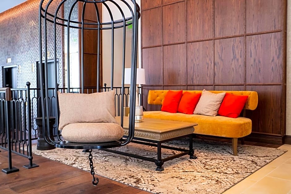 The Peregrine Omaha Downtown Curio Collection By Hilton