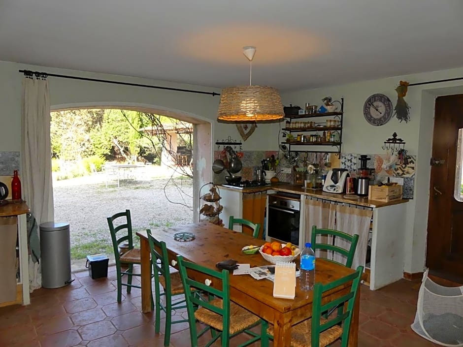 Le charme d'une vieille bastide provençale