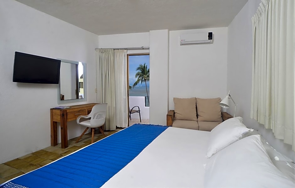 Emperador Vallarta Beachfront Hotel and Suites