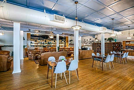 The Shore Club Wisconsin, an Ascend Collection Hotel