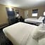 Super 8 by Wyndham Paducah I-24 Exit 4