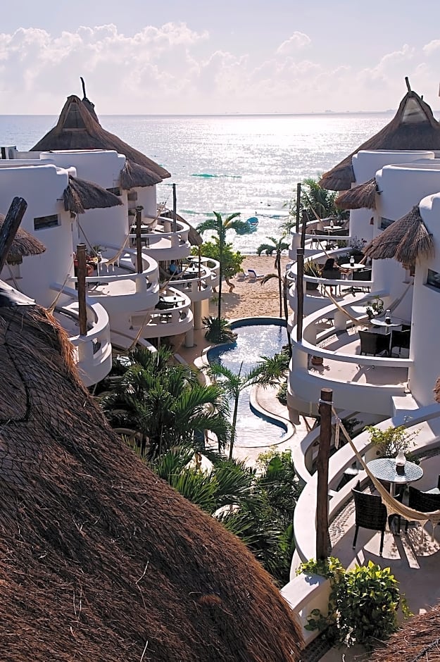 Playa Palms Beach Hotel