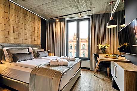 Corner Room with River View