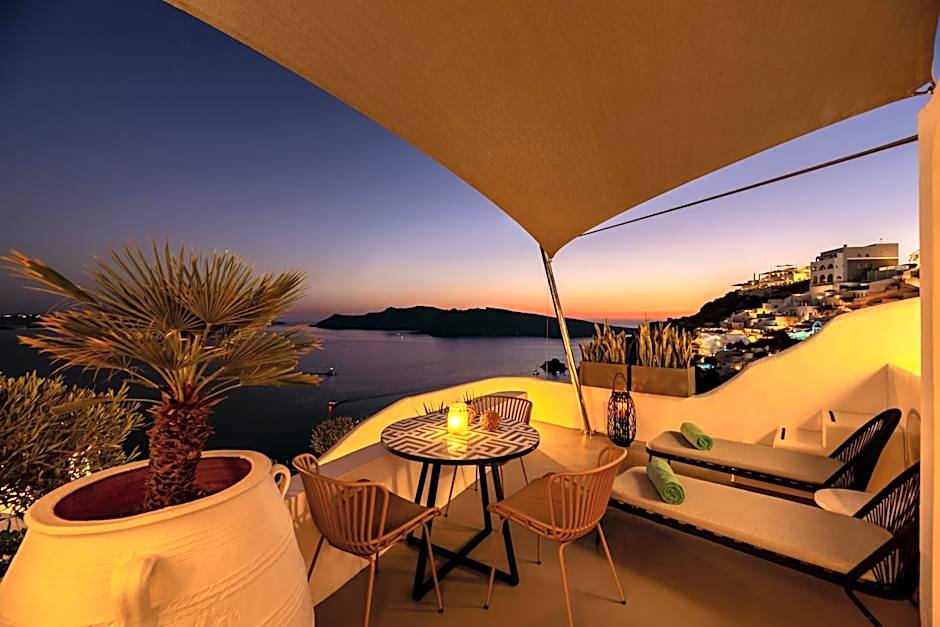 Kima Oia Suites