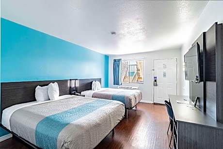 2 Queen Beds | Mobility Accessible Tub Nsmk