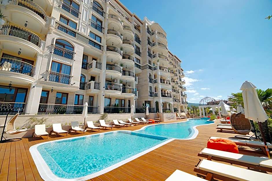 Harmony Suites Saint Vlas