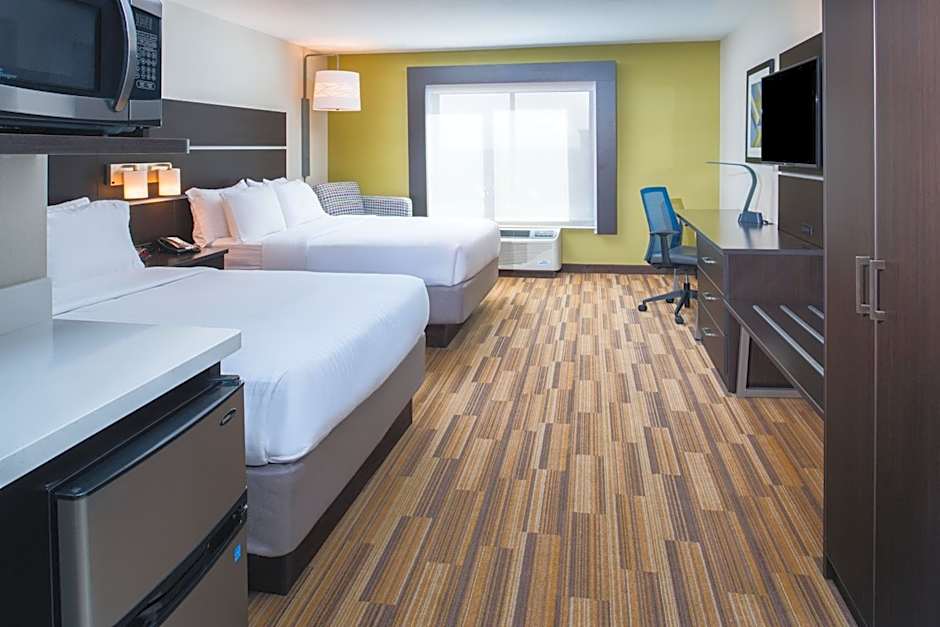 Holiday Inn Express Hotel & Suites Bismarck By IHG