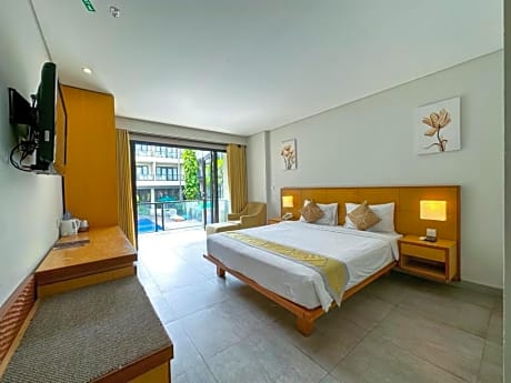 Deluxe Double or Twin Room with Pool View