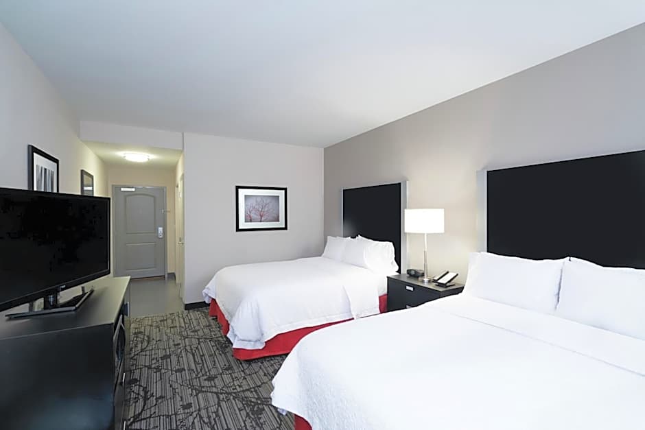 Hampton Inn & Suites Roanoke Airport