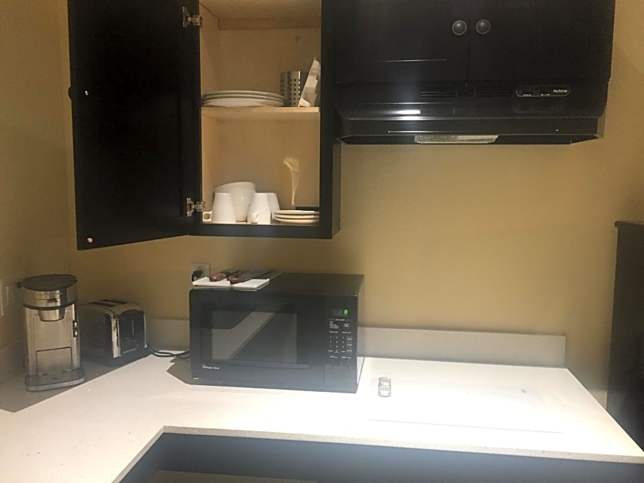 Days Inn by Wyndham Freeport