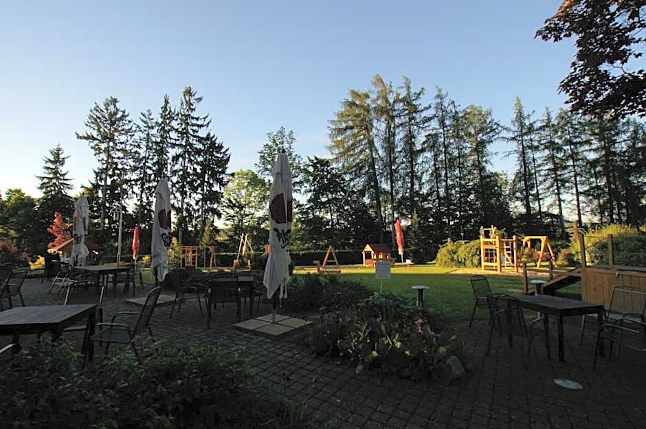 April hotel Panorama