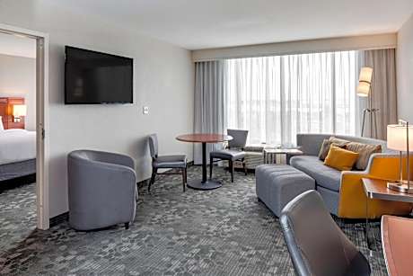One-Bedroom King Suite with High Floor and Sofa Bed