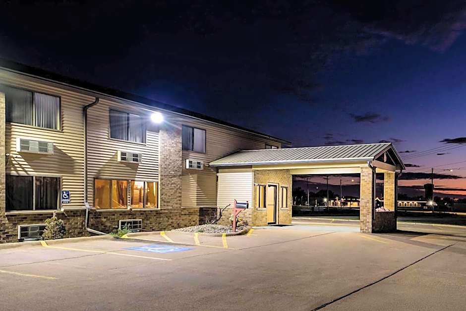 Super 8 by Wyndham Jefferson