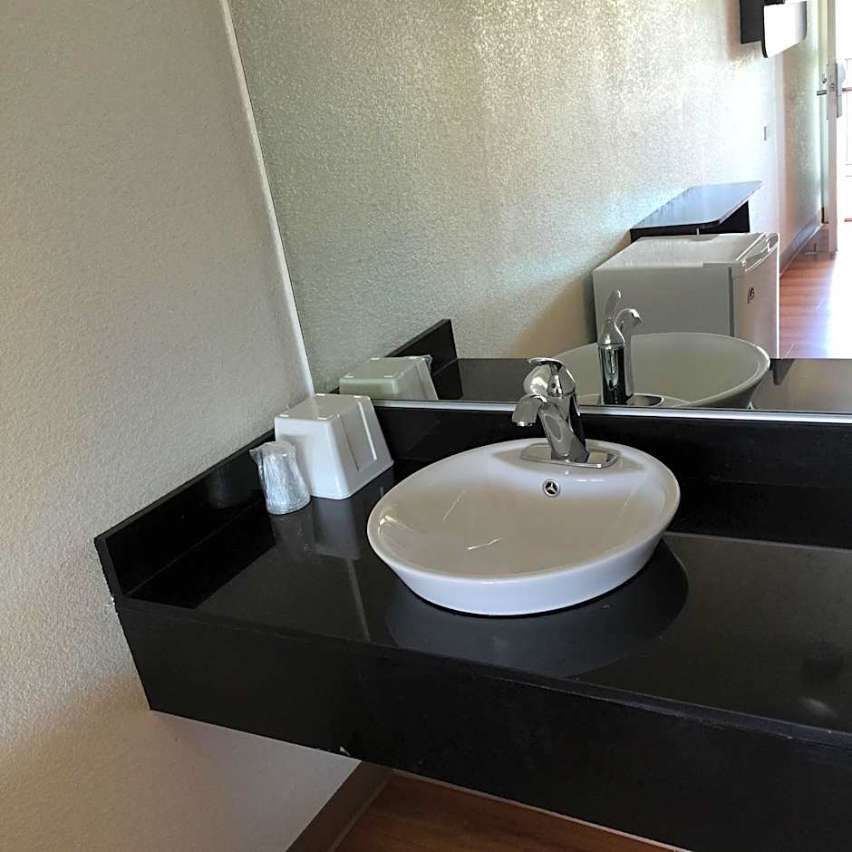 Motel 6 Bakersfield