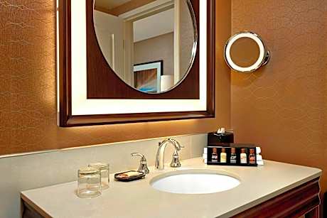 2 Bedroom Suite, Bedroom 1: 1 King, Bedroom 2: 2 Queen, Sofa bed