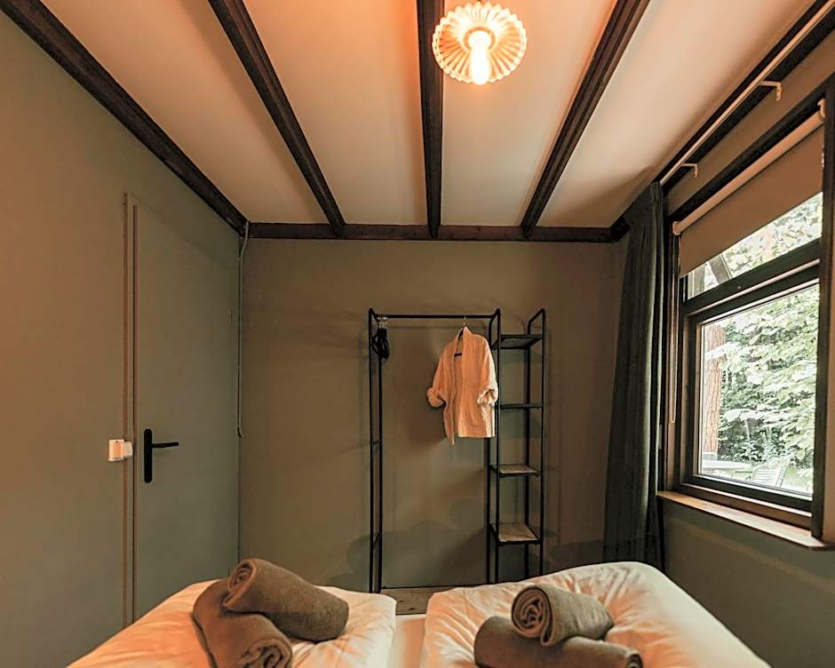 Cozy cottages by Bed en Boshuisjes