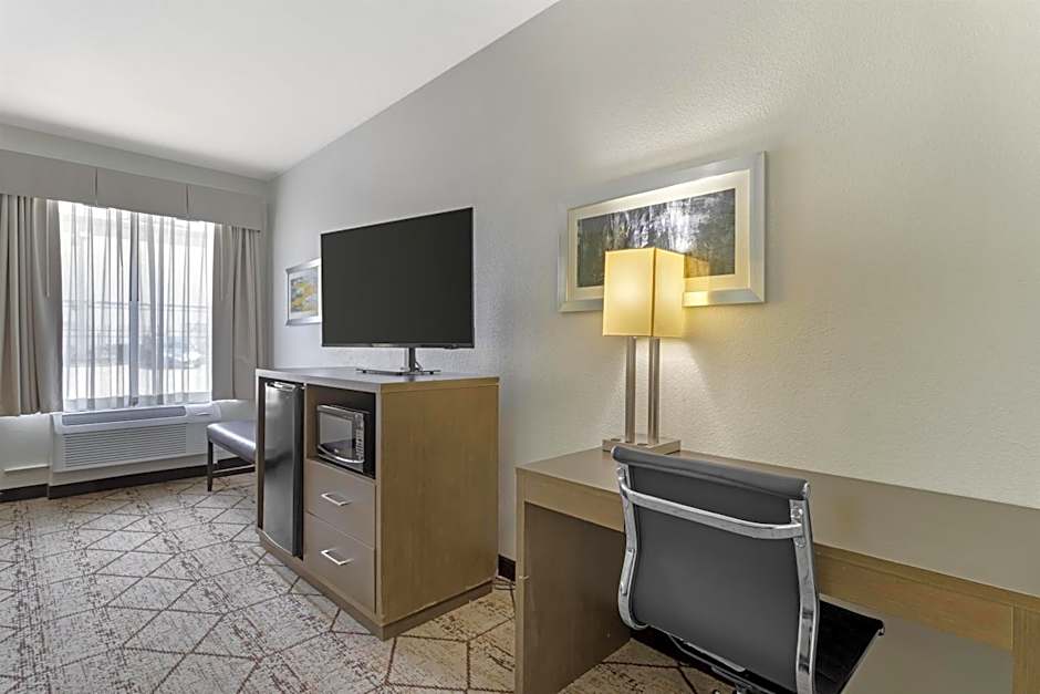 Best Western Plus North Houston Inn & Suites