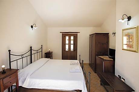Double or Twin Room with Bathroom