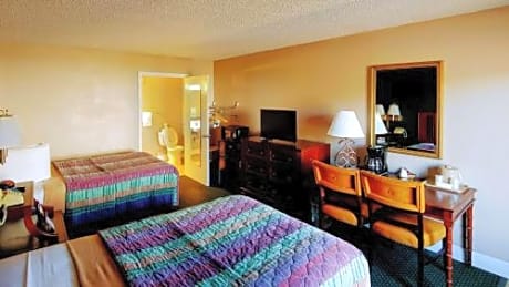 Double Room with Two Double Beds - Accessible/Non-Smoking