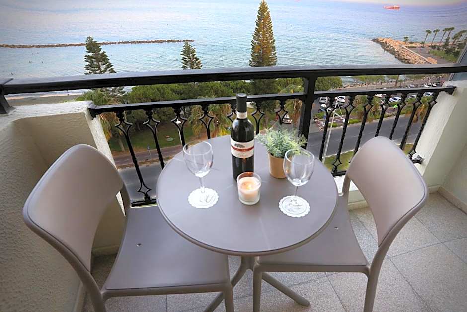 Pier Beach Hotel Apartments