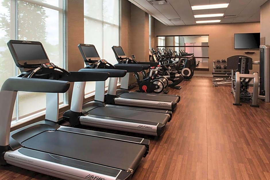 Courtyard by Marriott Philadelphia South at The Navy Yard