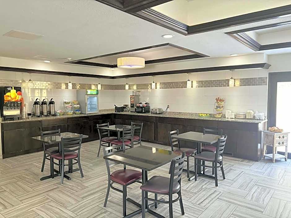 AmericInn by Wyndham Holland MI